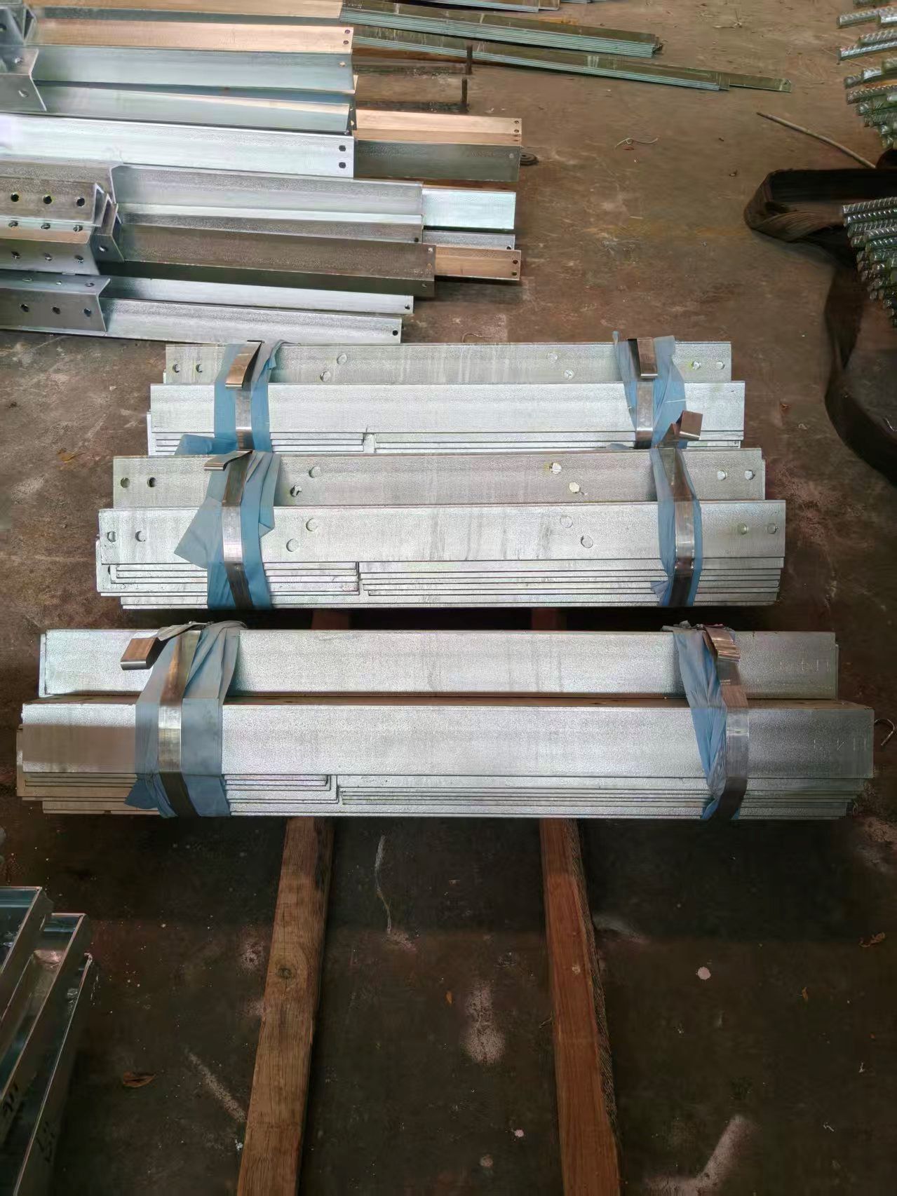 galvanized steel pipes (3) galvanized steel pipes (3)