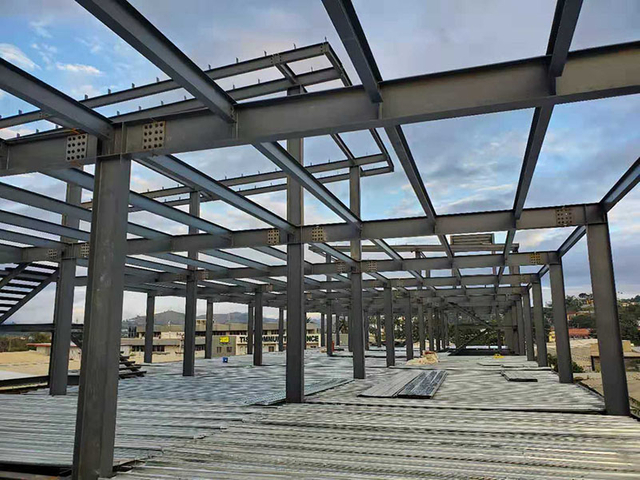 Three-Story Steel Structure Commercial Building in Papua New Guinea Three-Story Steel Structure Commercial Building in Papua New Guinea