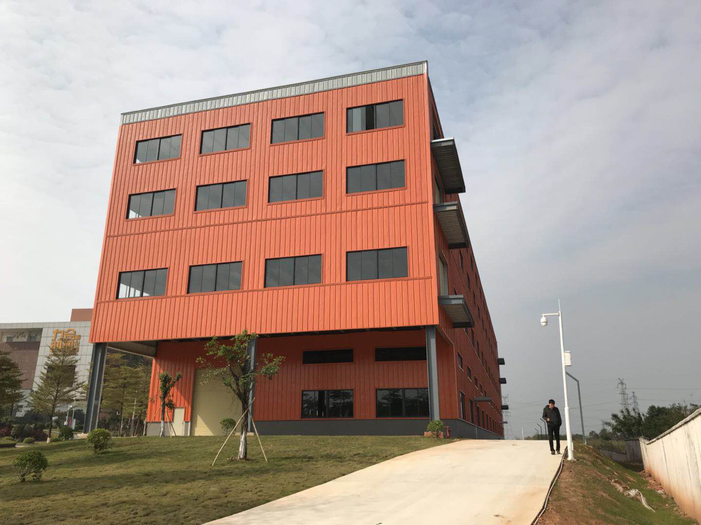 multi-story steel building (3) multi-story steel building (3)