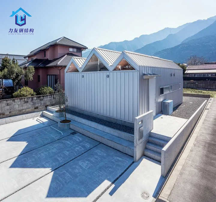 Luxury A-Frame Low-Rise Villa Heat-Insulated Modular Home Prefab Tiny Triangle House for Apartment Prefab Cottage