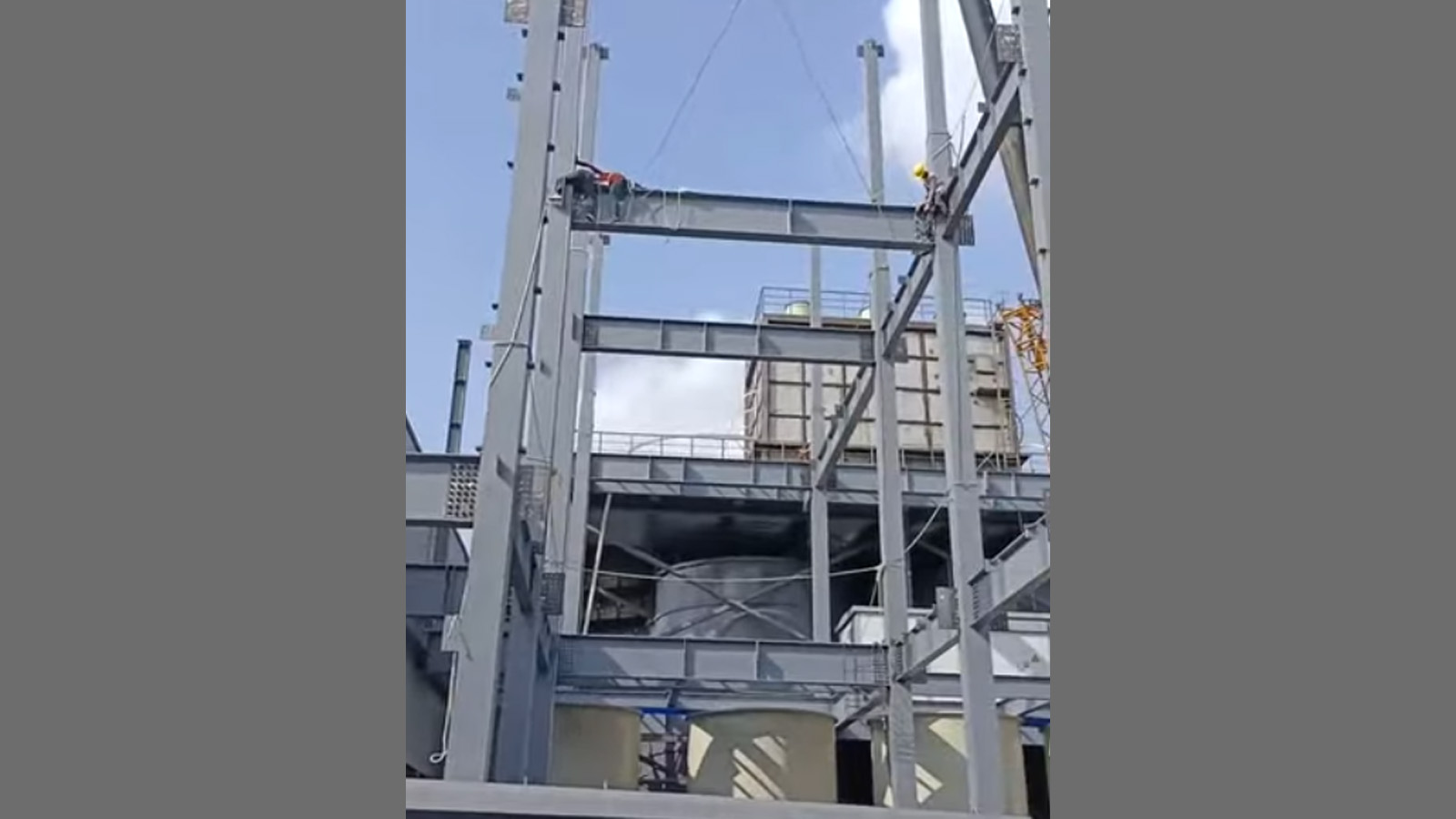 construction site of steel structure.jpg