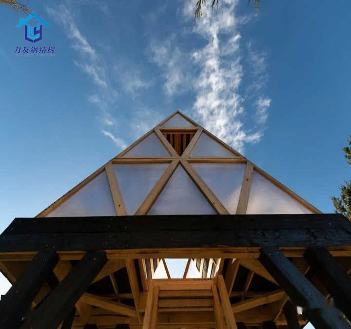 Hot Selling A-Frame Triangle Prefab House Resort Holiday Beautiful Wooden/Steel House