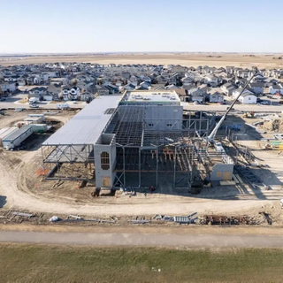 Building with Steel Structure
