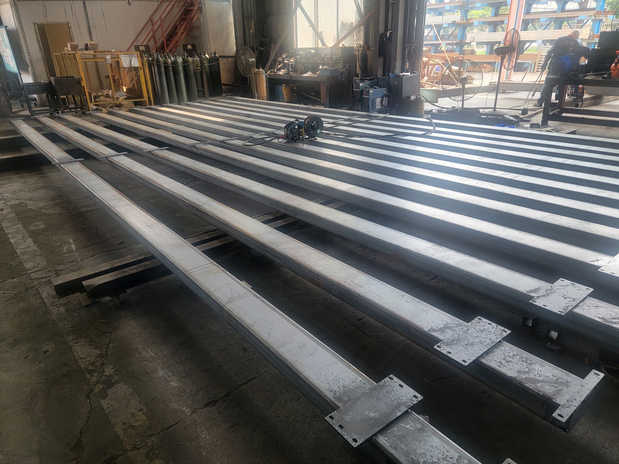 Structural Steel Columns for Industrial and Commercial Construction