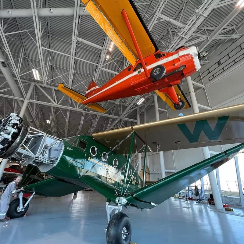 2025 Home to the Largest Bi-fold Door 35-meter-wide 11.5-meter-tall Vertical Lift Hangar Door Allow Plane to Land at the Airport