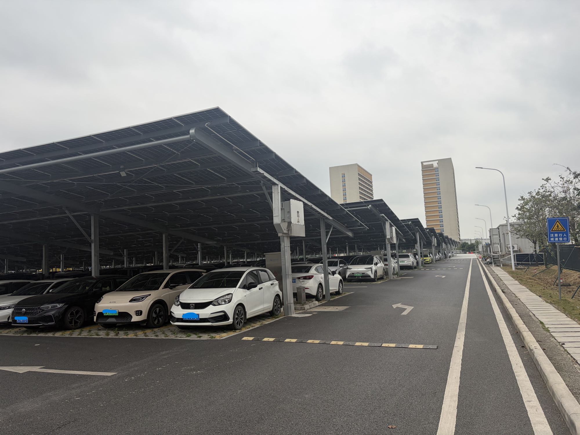 solar carports (1).jpg