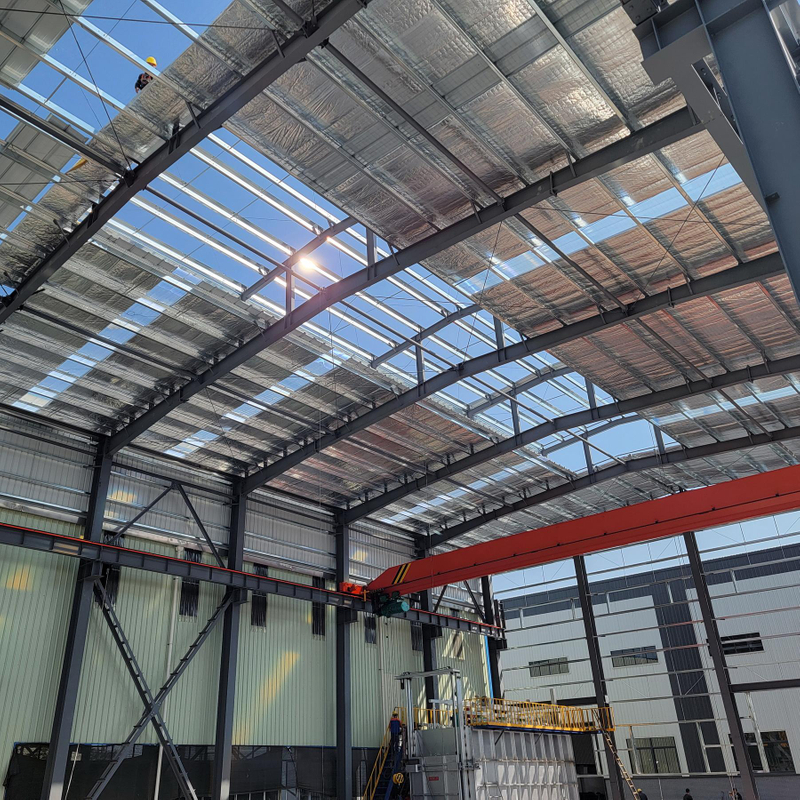 China Steel Structure Frame Metal Workshop with Crane and Ridge Vent