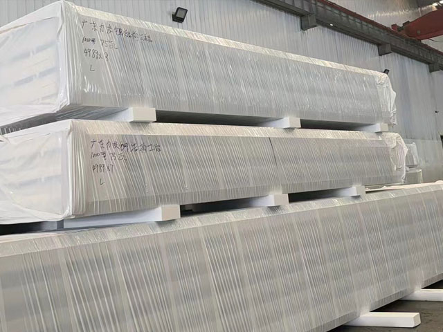 High-Performance General Steel Warehouse in Canada