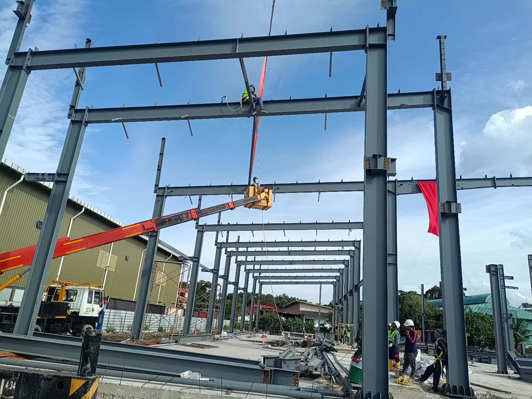 Steel Structure Installation (2)