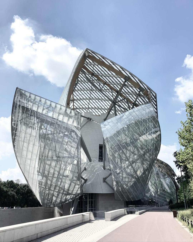 2025 Fondation Frank Gehry Paris the Exterior Magnificent Curves