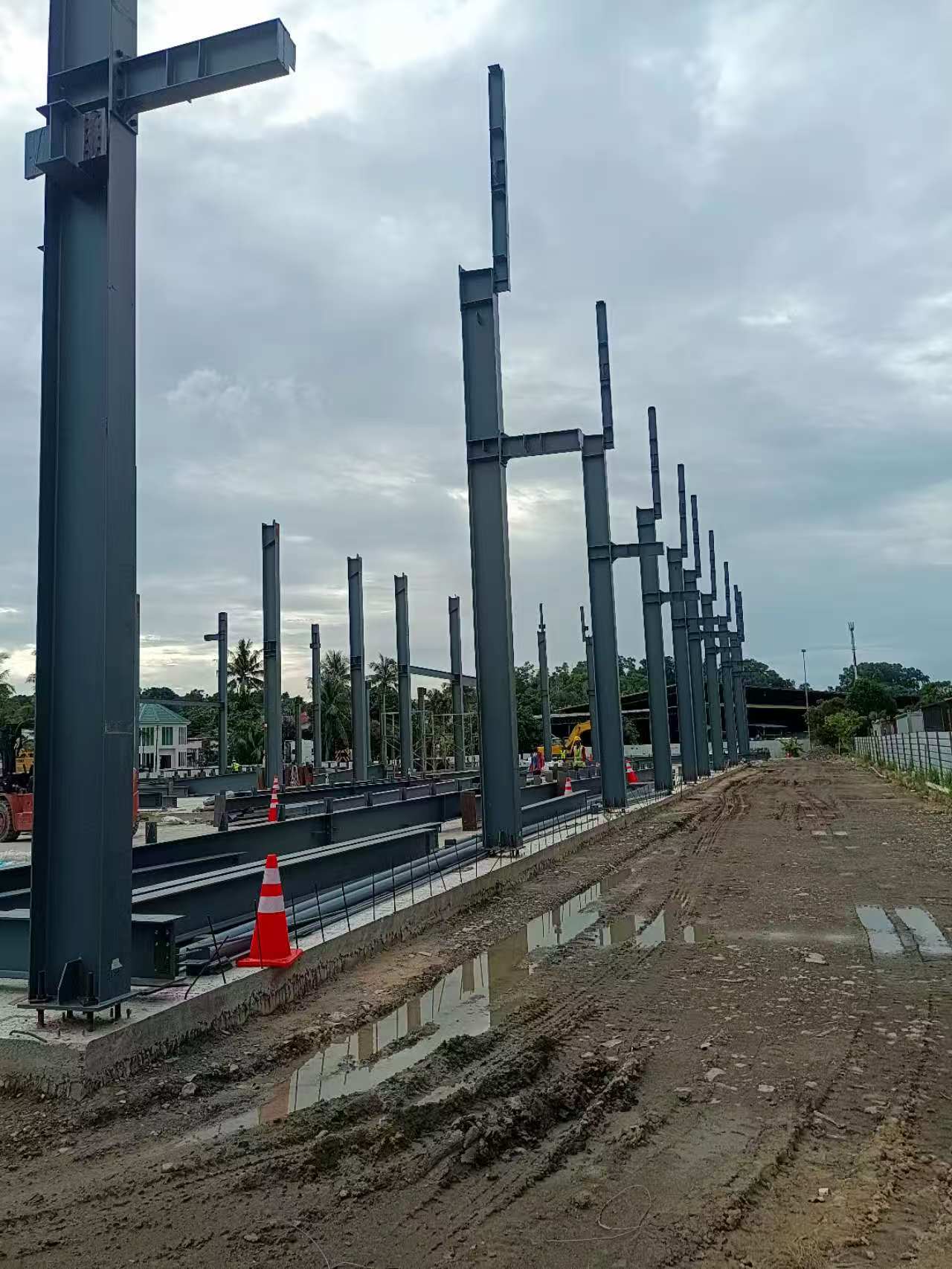 Steel Structure Installation for Auto Repair Workshop in Brunei
